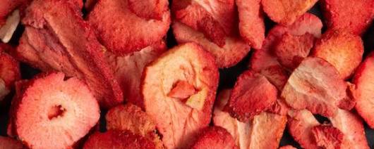 MLB-BIOTRADE Freeze Dried Strawberry (Fragaria × ananassa) Slices - Organic banner